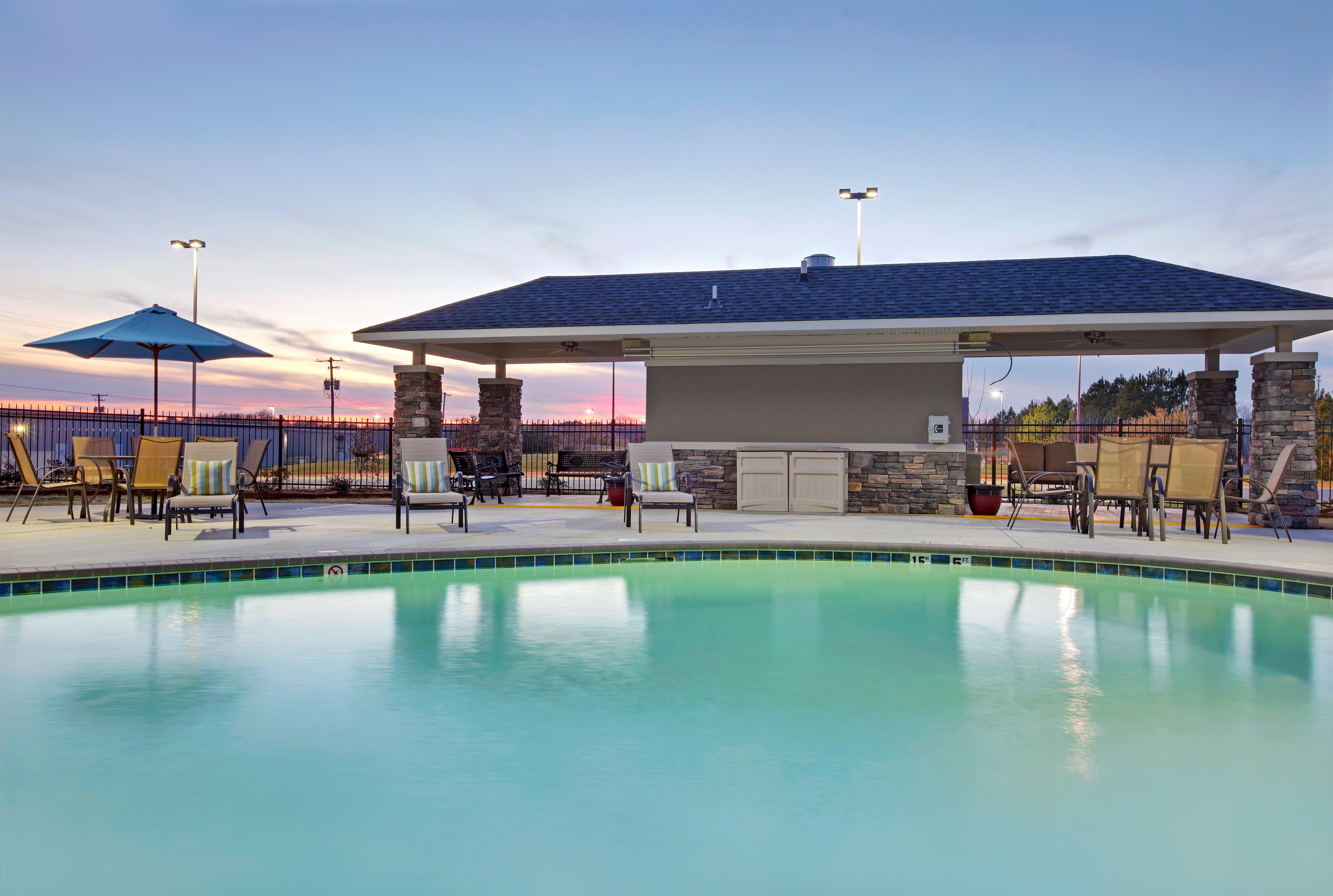 Holiday Inn Express Monticello Exterior foto